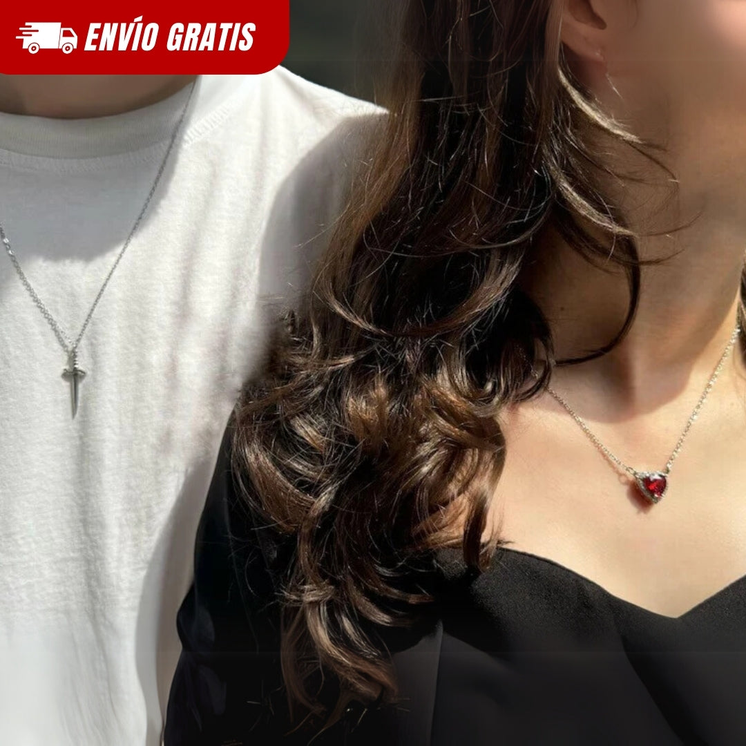 Collar Corazon y Espada Duo para Parejas